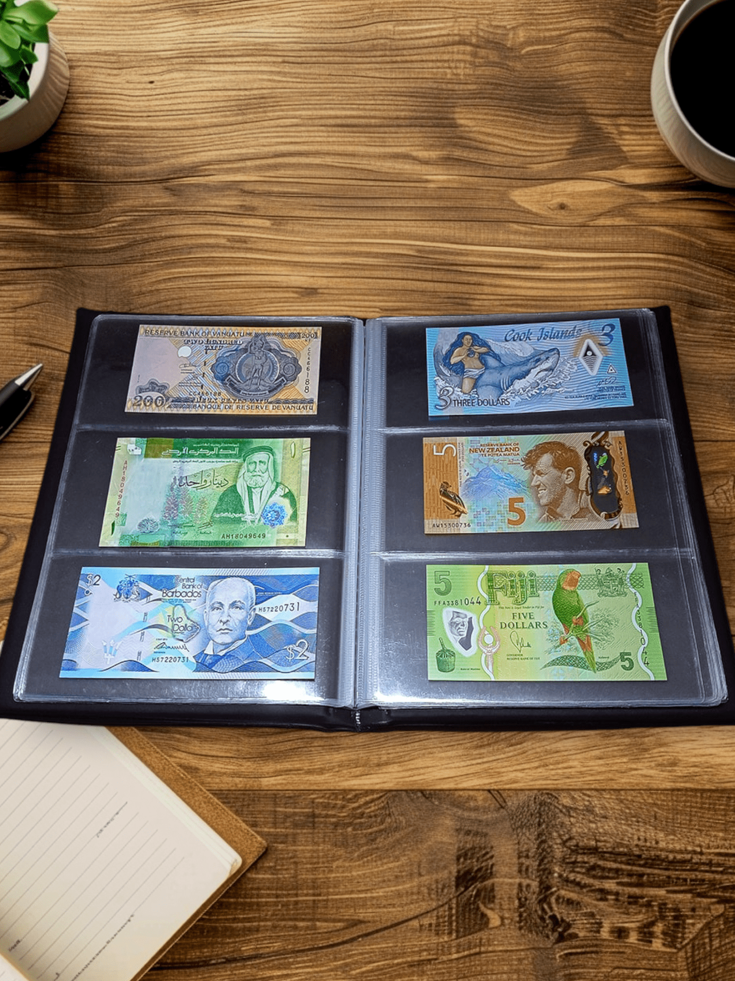 Banknote Album with 20 Pockets Banknote World Currency Collecting Album ...